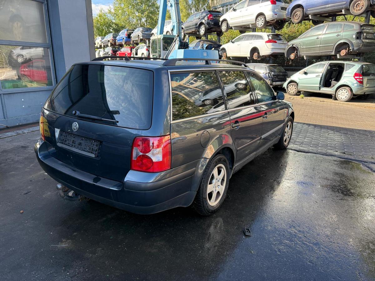 VW Passat 3BG original Tür vorn links LC7V Blue Anthrazit Perl BJ02